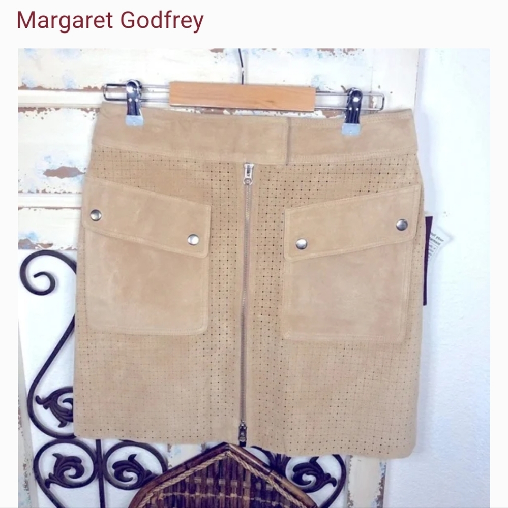 Vintage Margaret Godfrey Skirt Size 6 (Slim Fitting)